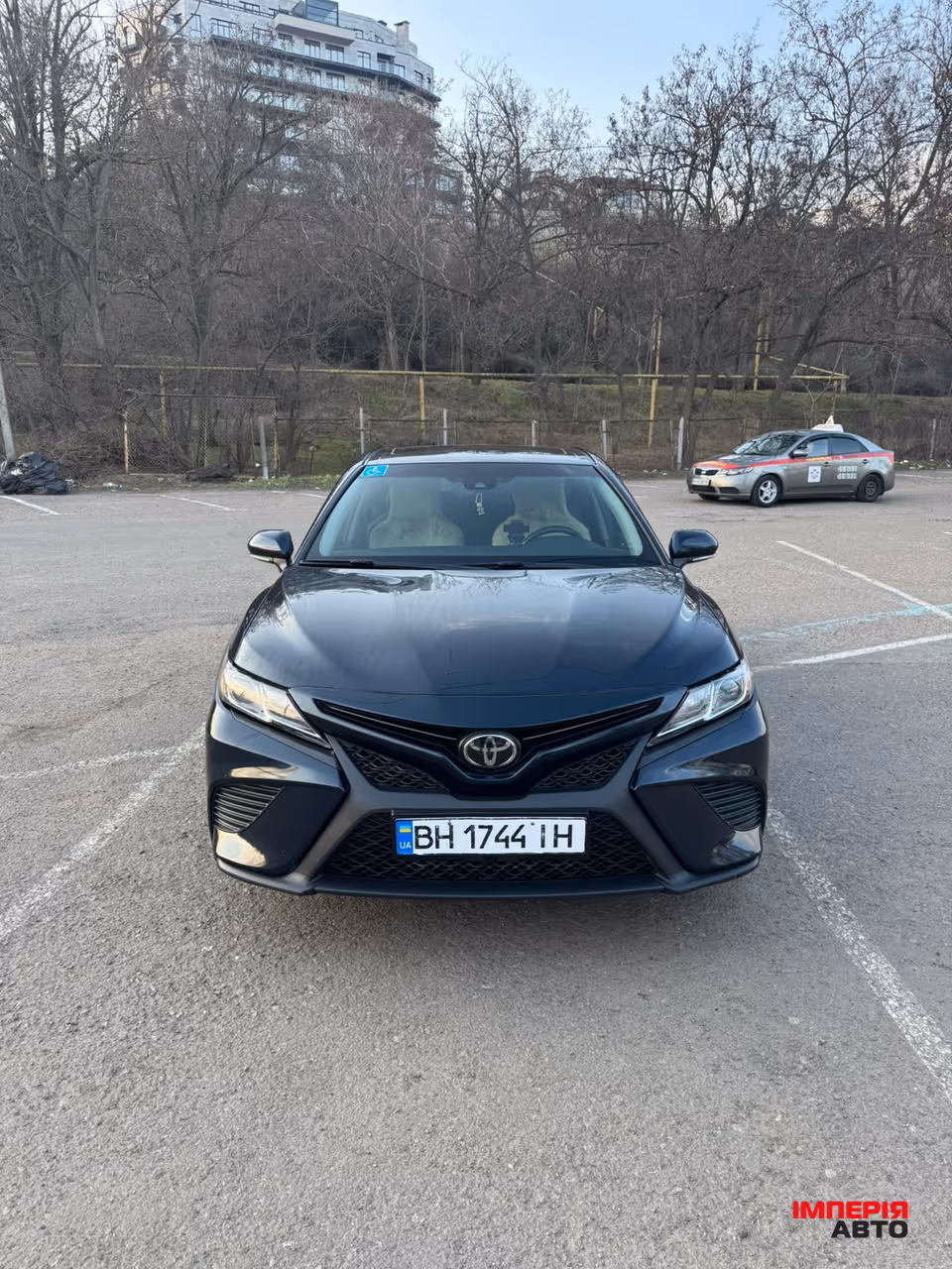 Toyota Camry - фото 2