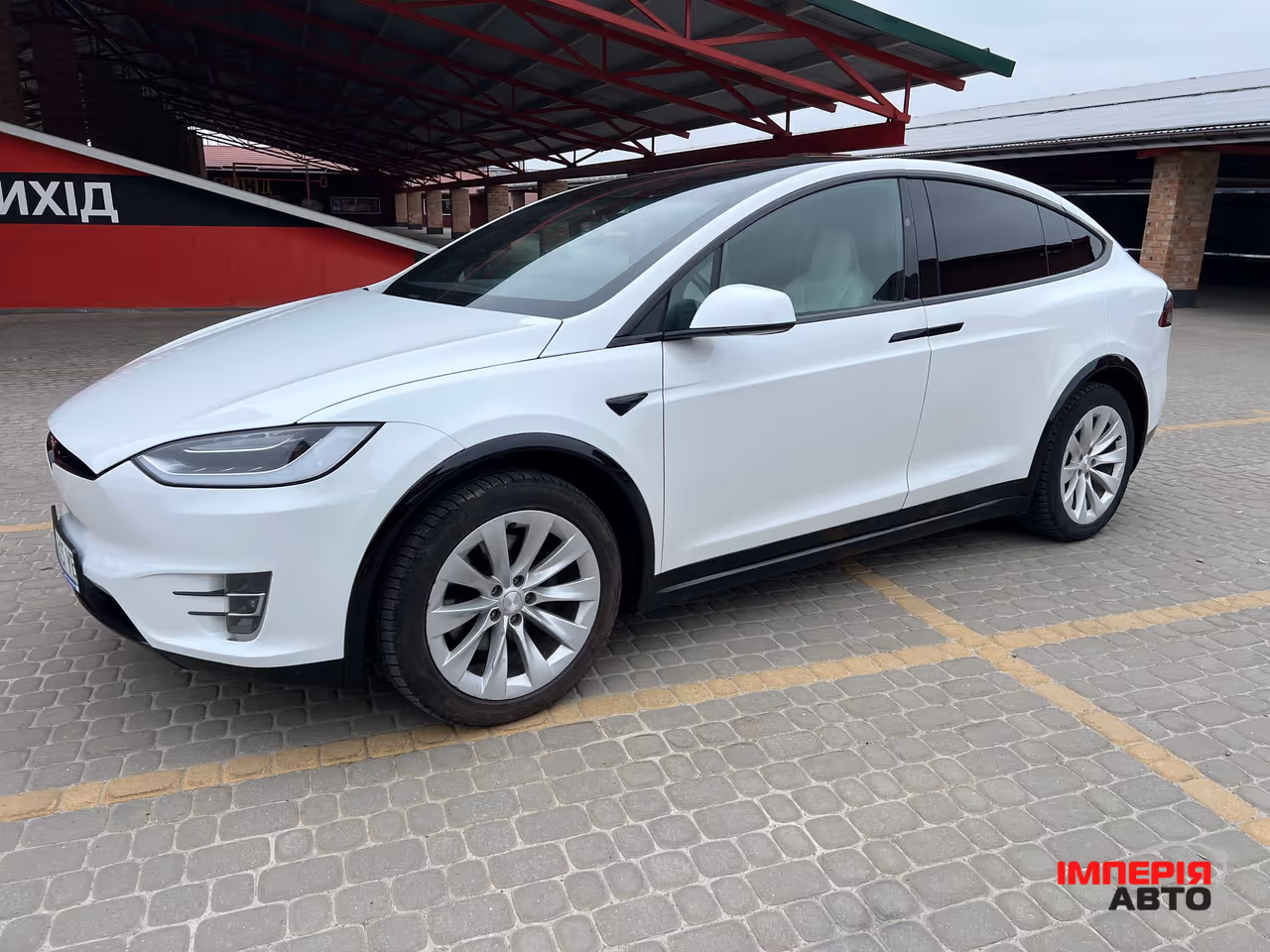 Tesla Model X - фото 2