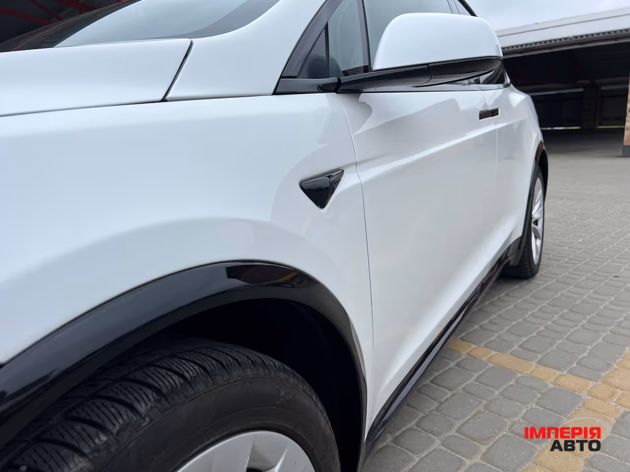 Tesla Model X - фото 10