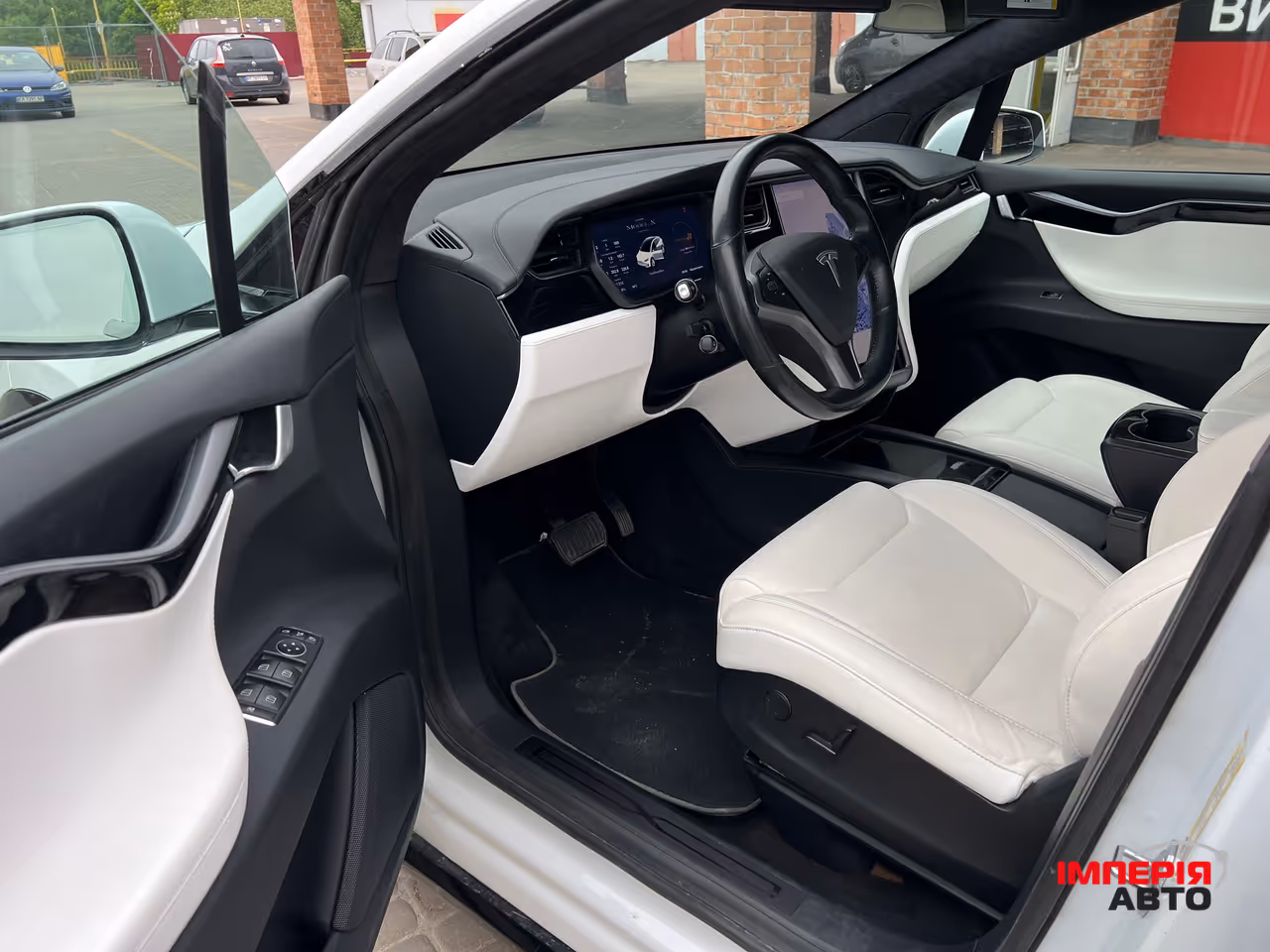 Tesla Model X - фото 11