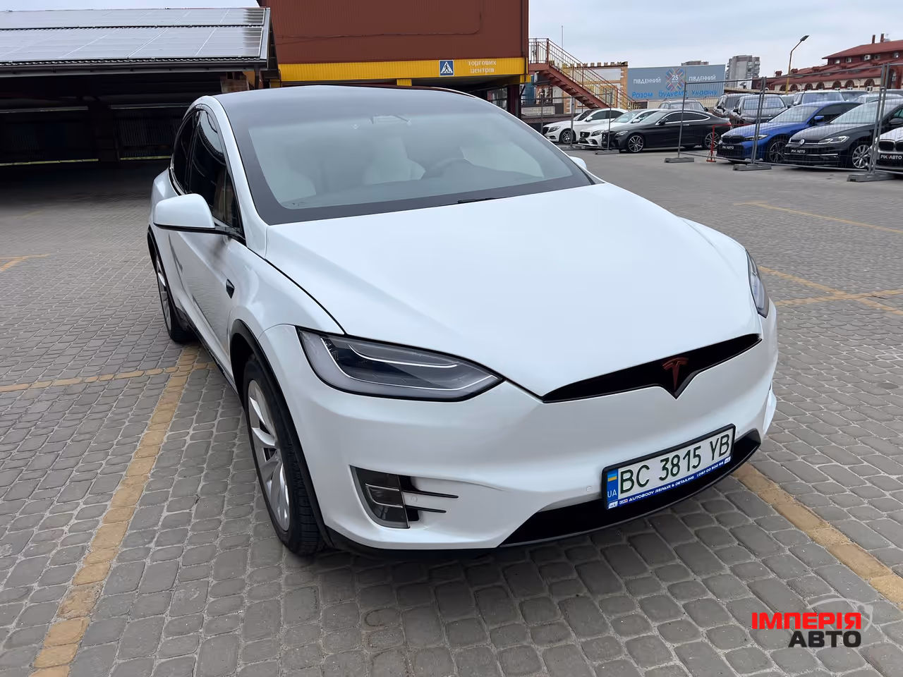 Tesla Model X - фото 8