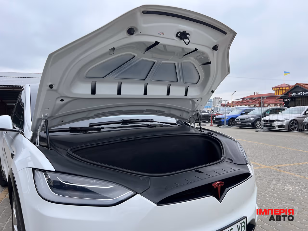 Tesla Model X - фото 23