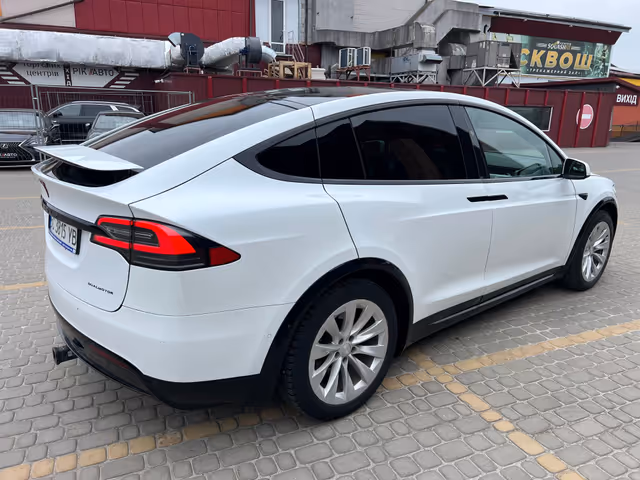 Tesla Model X - фото 5