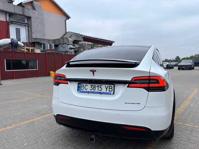 Tesla Model X - фото 4