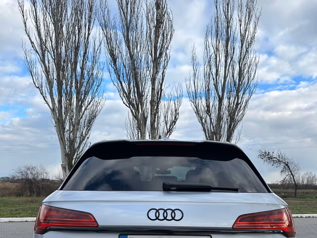 Audi Q5 - фото 4