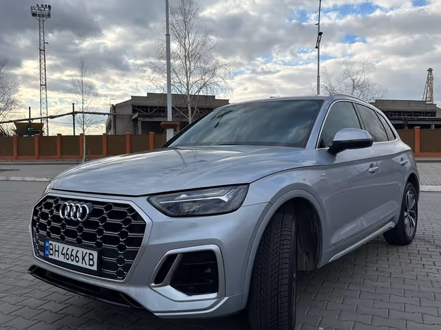 Audi Q5 - фото 1