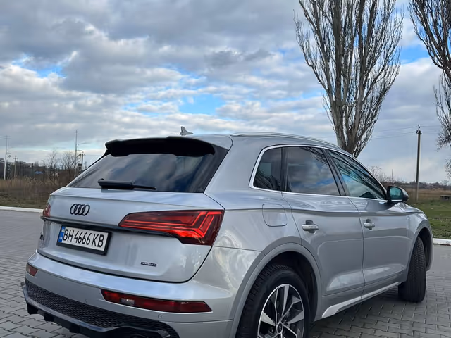 Audi Q5 - фото 5