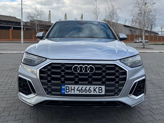 Audi Q5 - фото 2