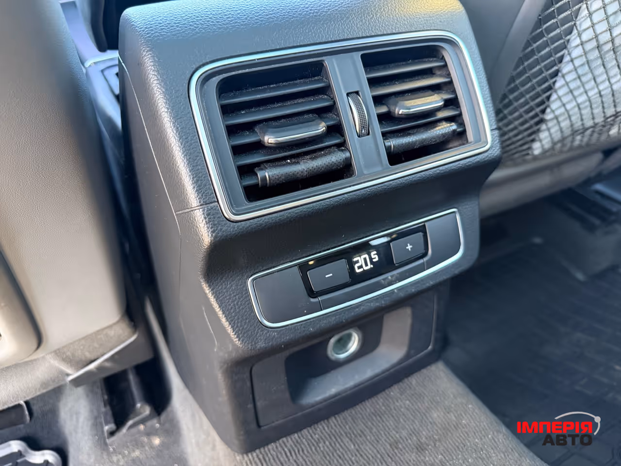 Audi SQ5 - фото 13