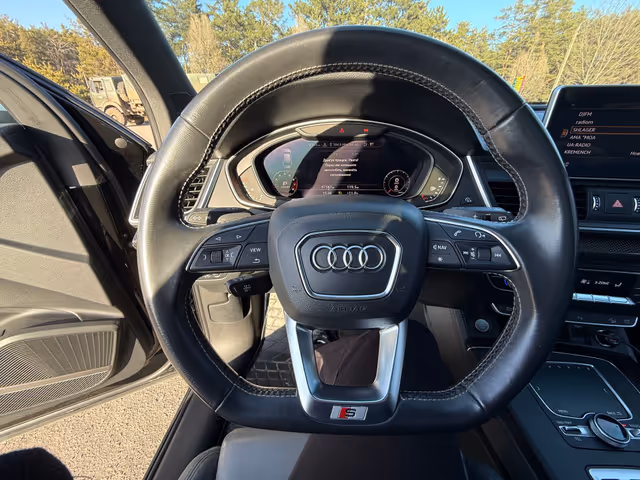Audi SQ5 - фото 4