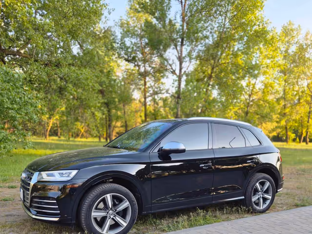 Audi SQ5 - фото 1