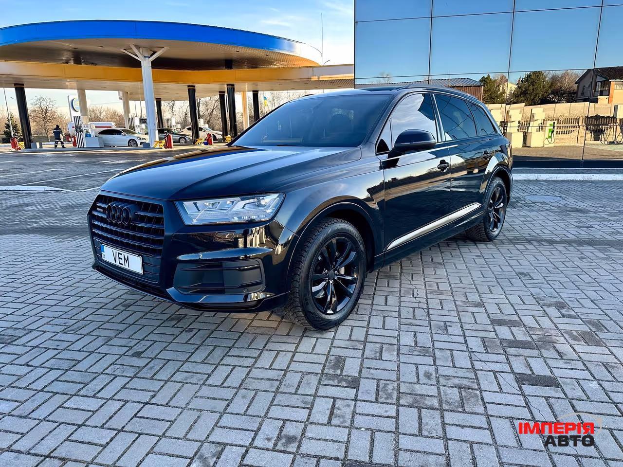 Audi Q7 - фото 8