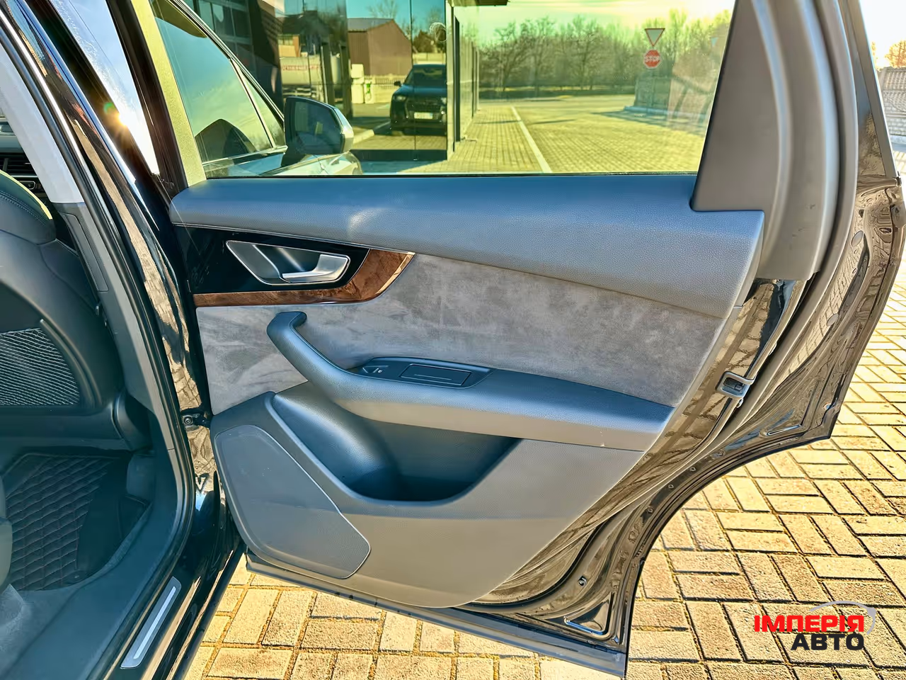 Audi Q7 - фото 22