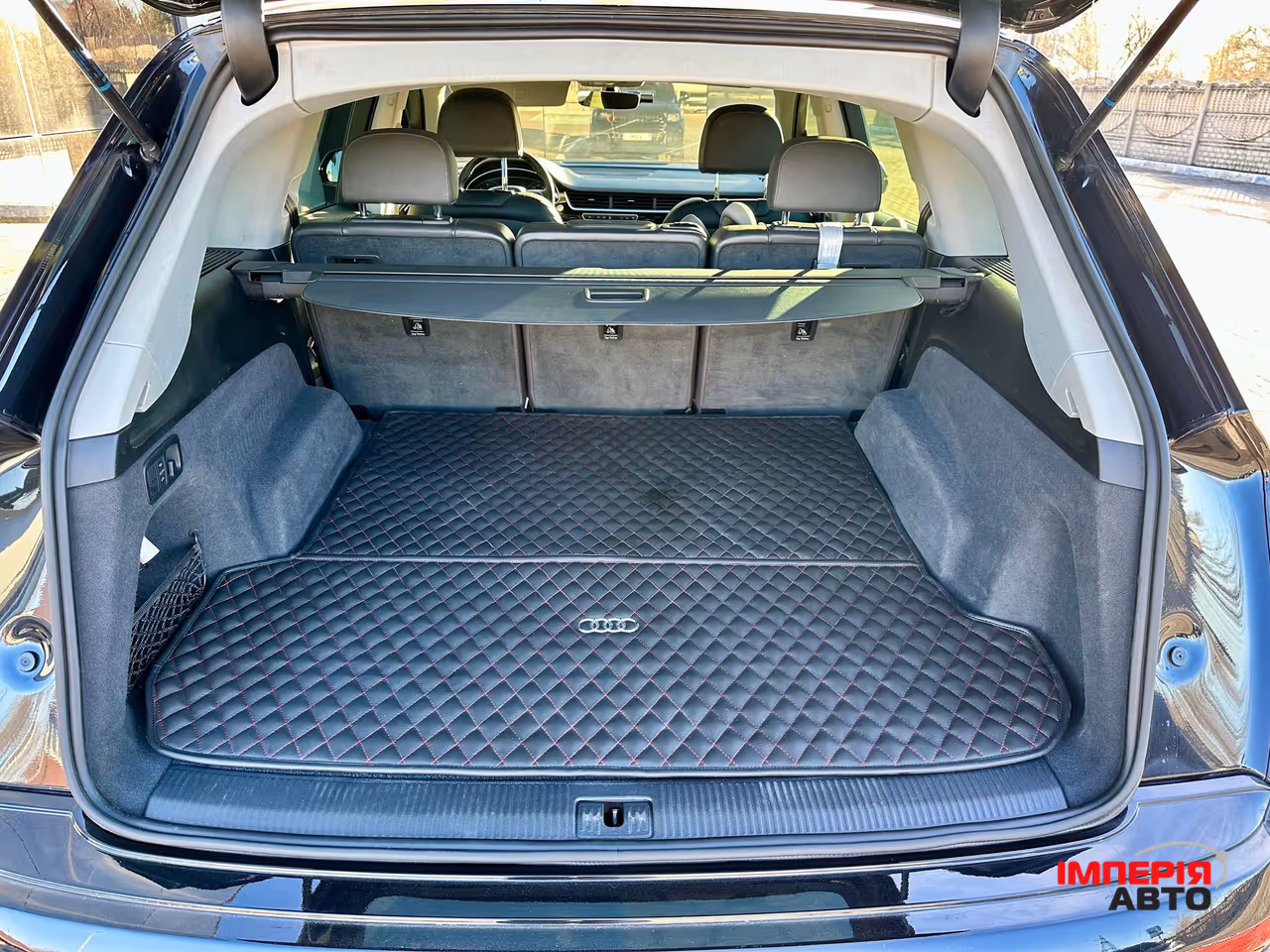 Audi Q7 - фото 24