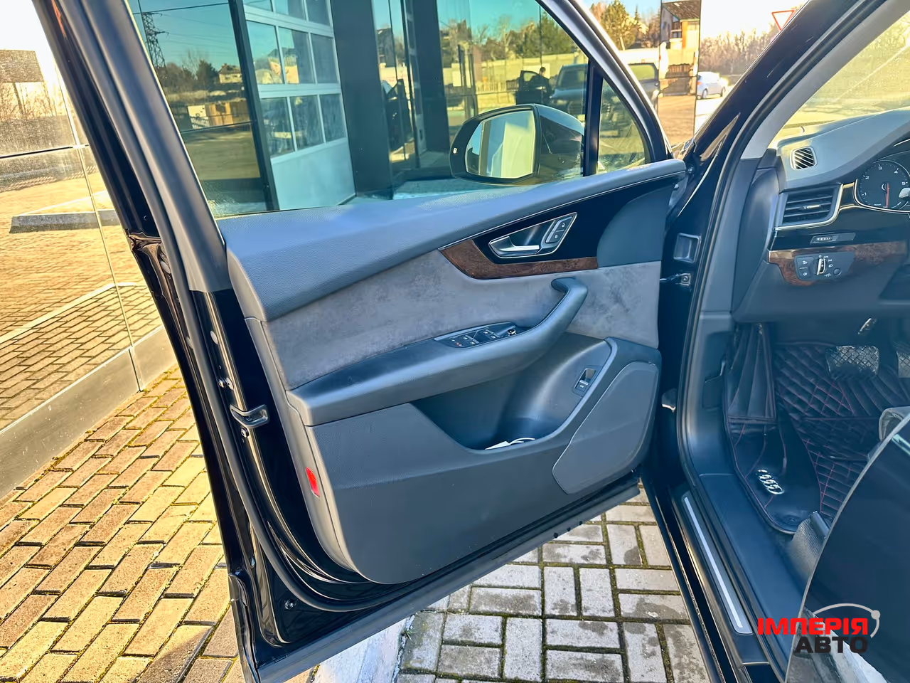 Audi Q7 - фото 21