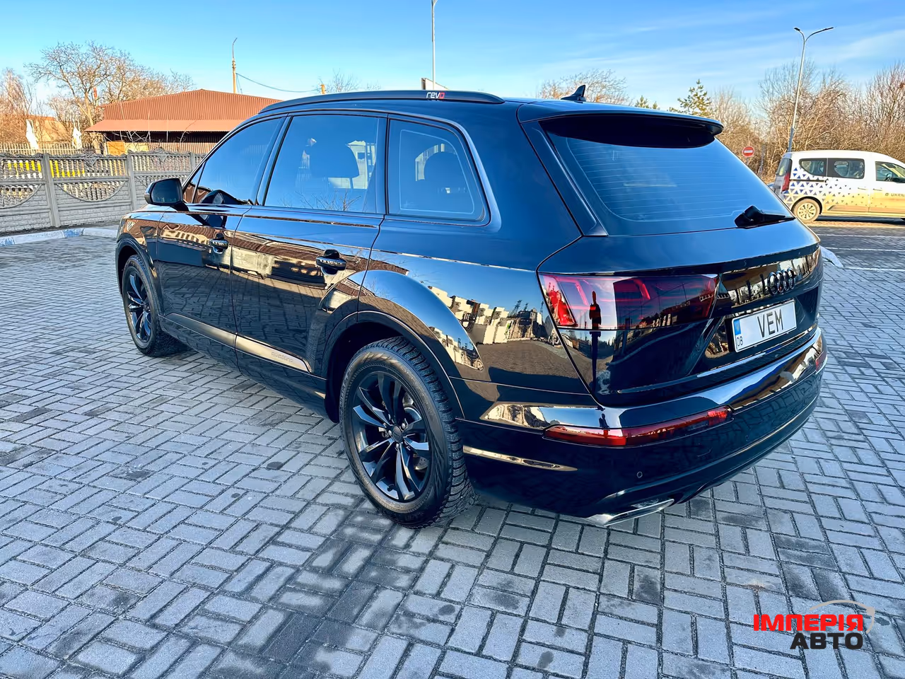 Audi Q7 - фото 6