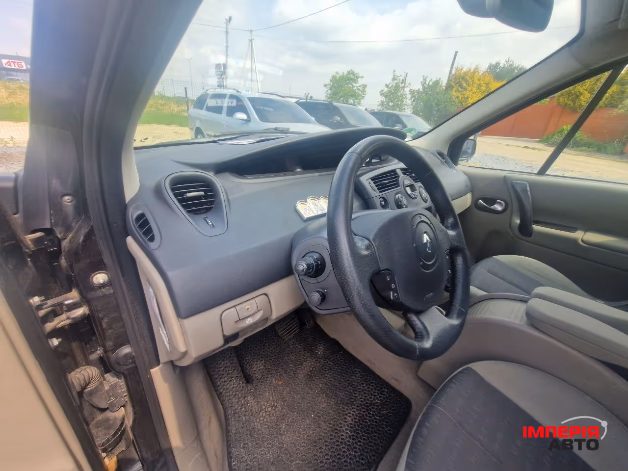 Renault Megane - фото 16