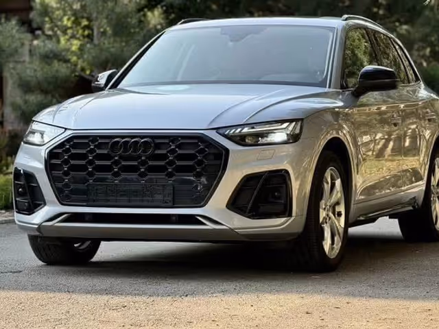 Audi Q5 - фото 1