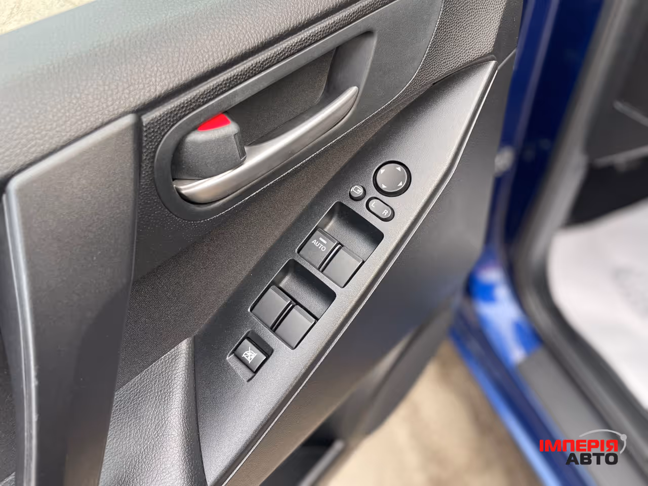 Mazda 3 - фото 14