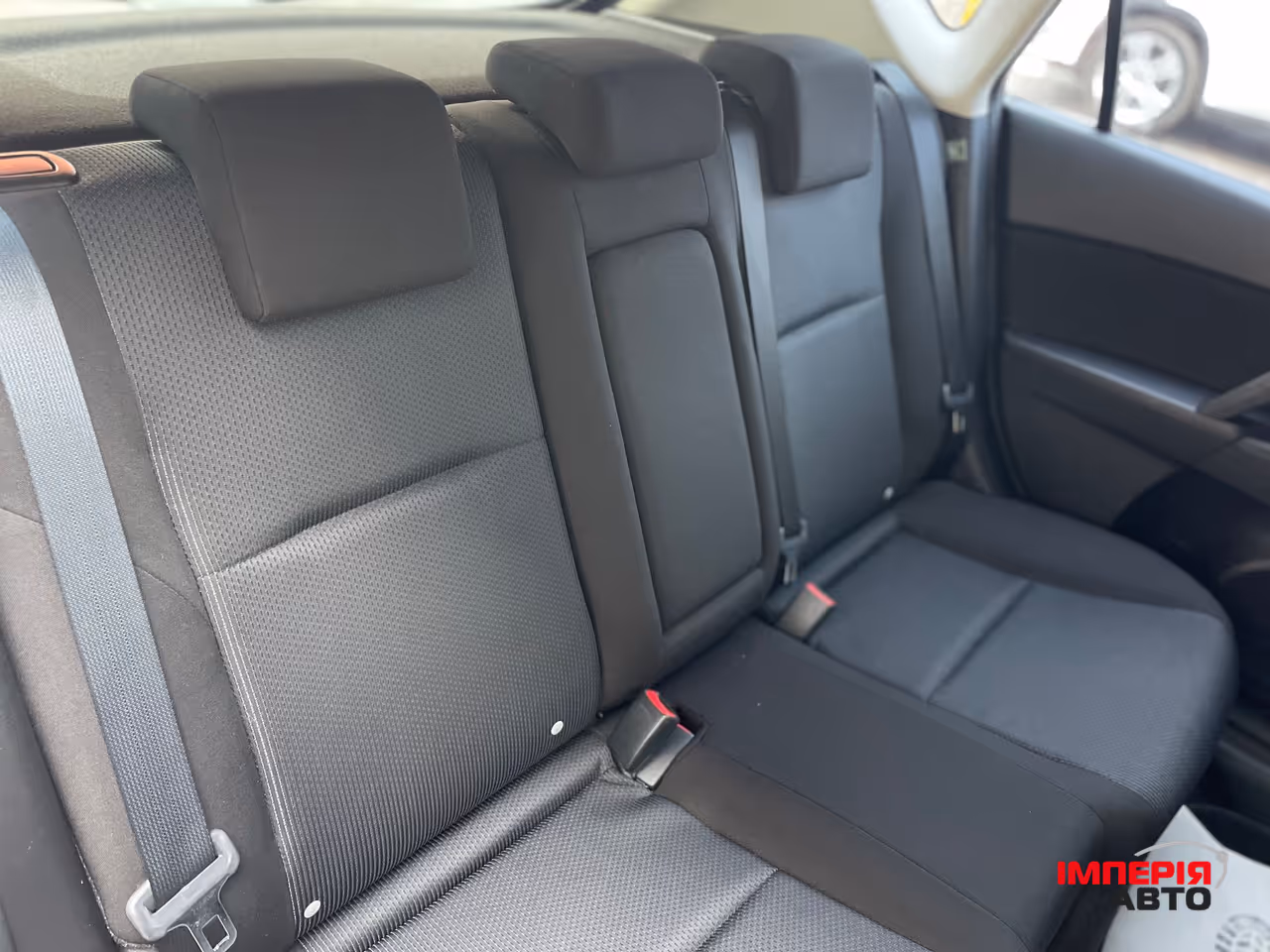 Mazda 3 - фото 5