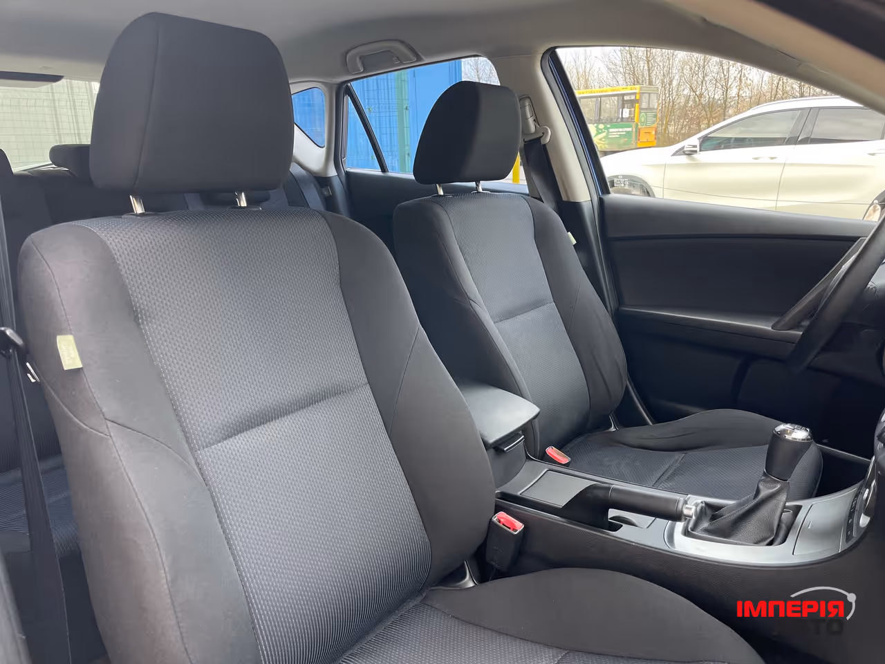 Mazda 3 - фото 4