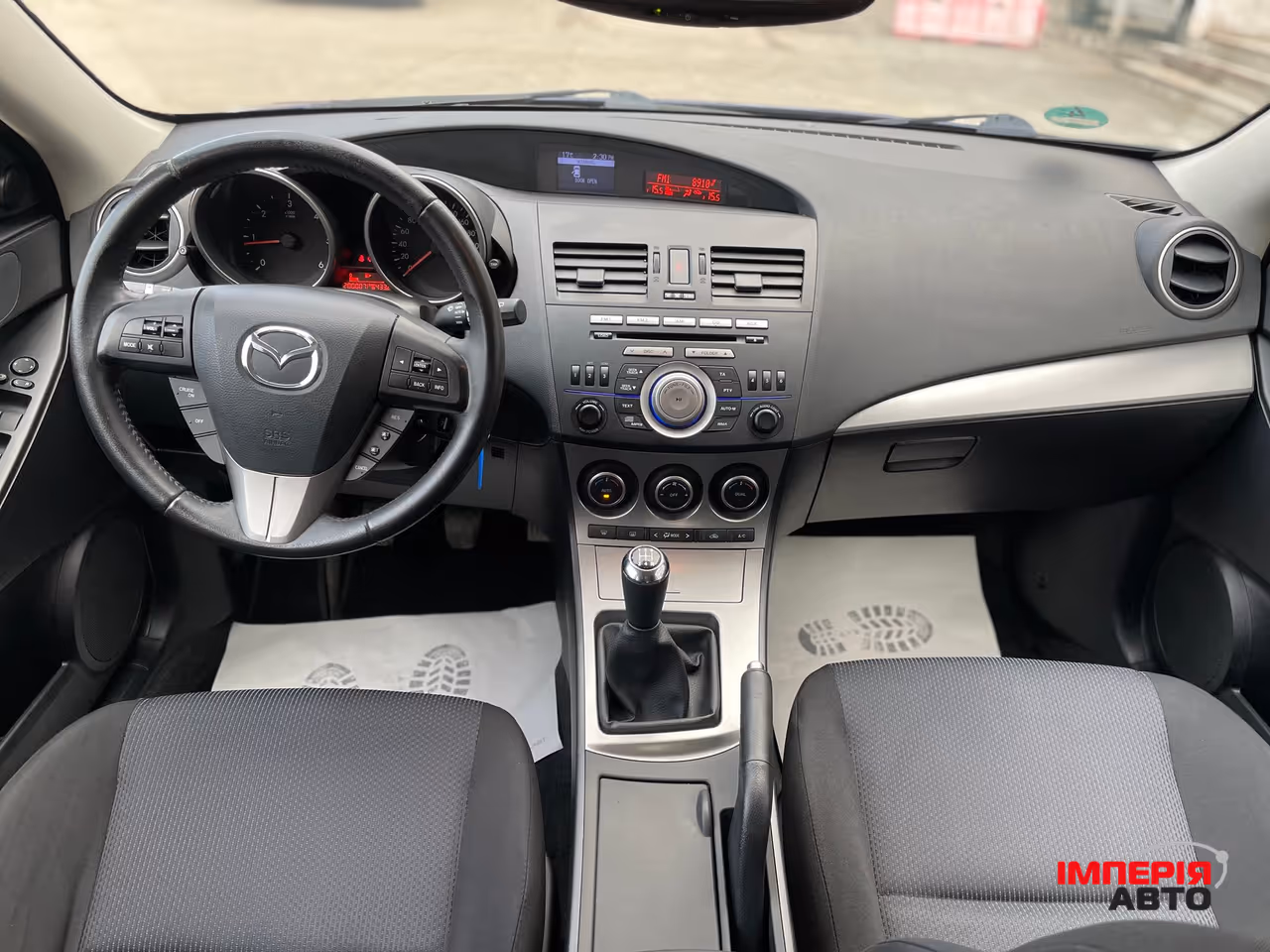 Mazda 3 - фото 3