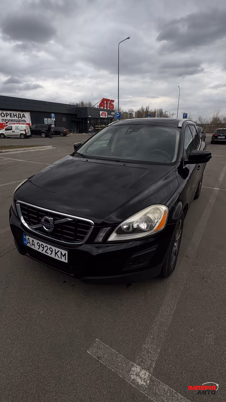 Volvo XC60 - фото 1