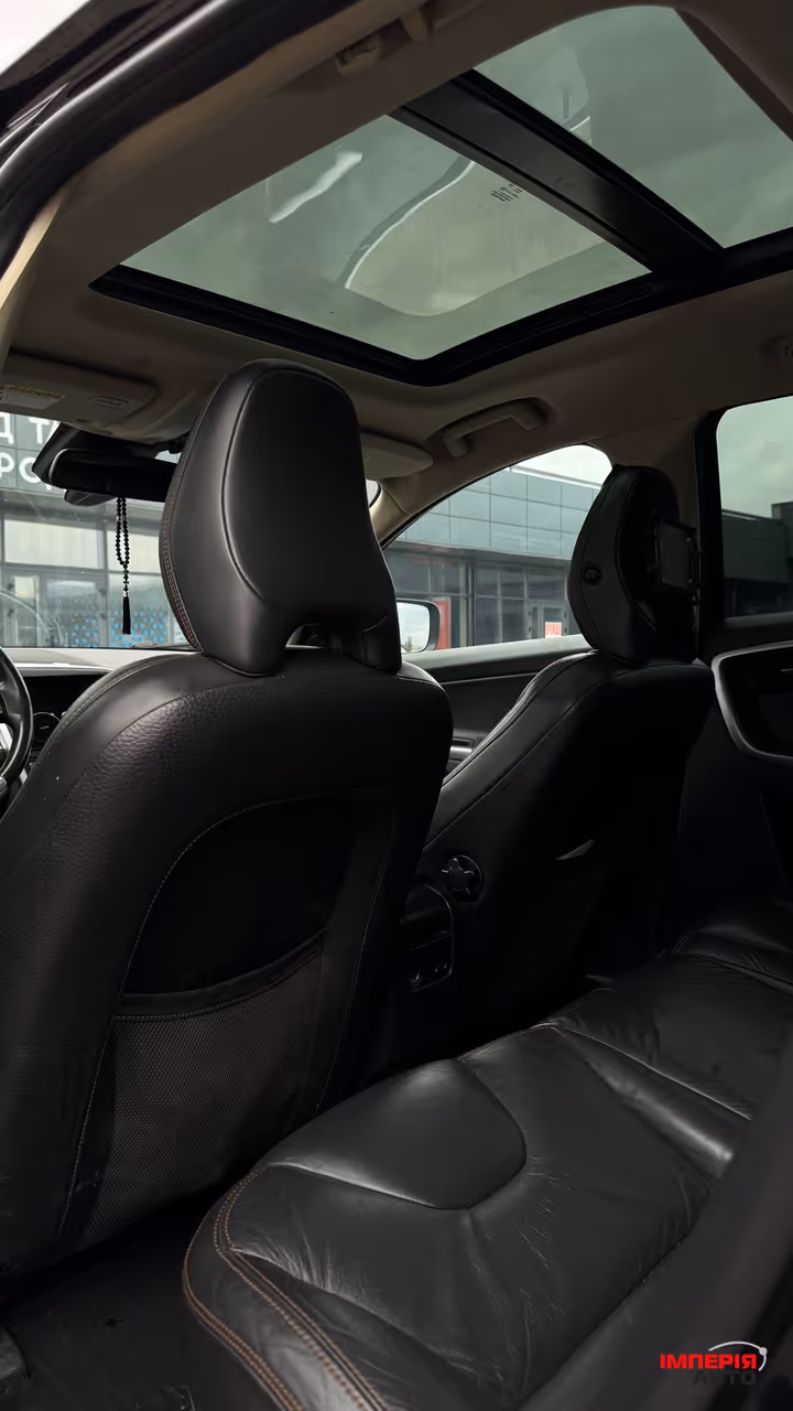 Volvo XC60 - фото 14