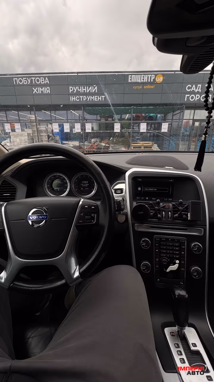 Volvo XC60 - фото 16
