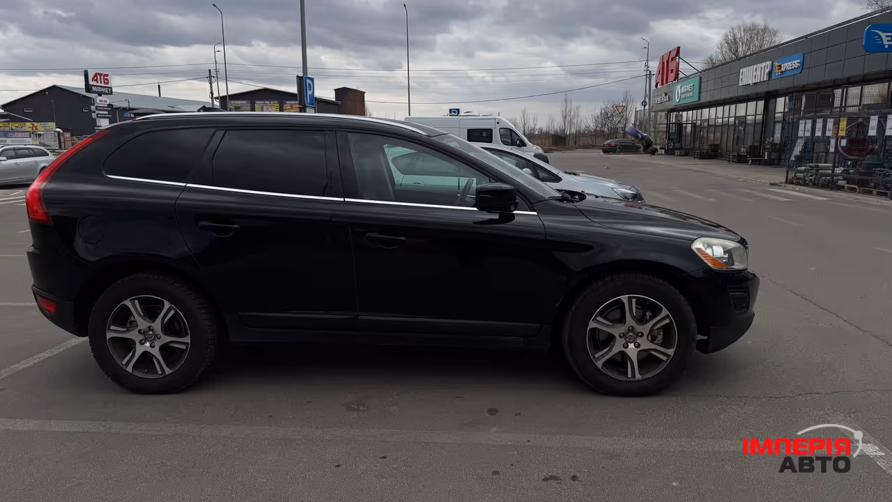 Volvo XC60 - фото 7