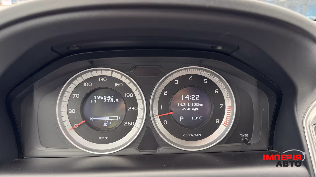 Volvo XC60 - фото 17