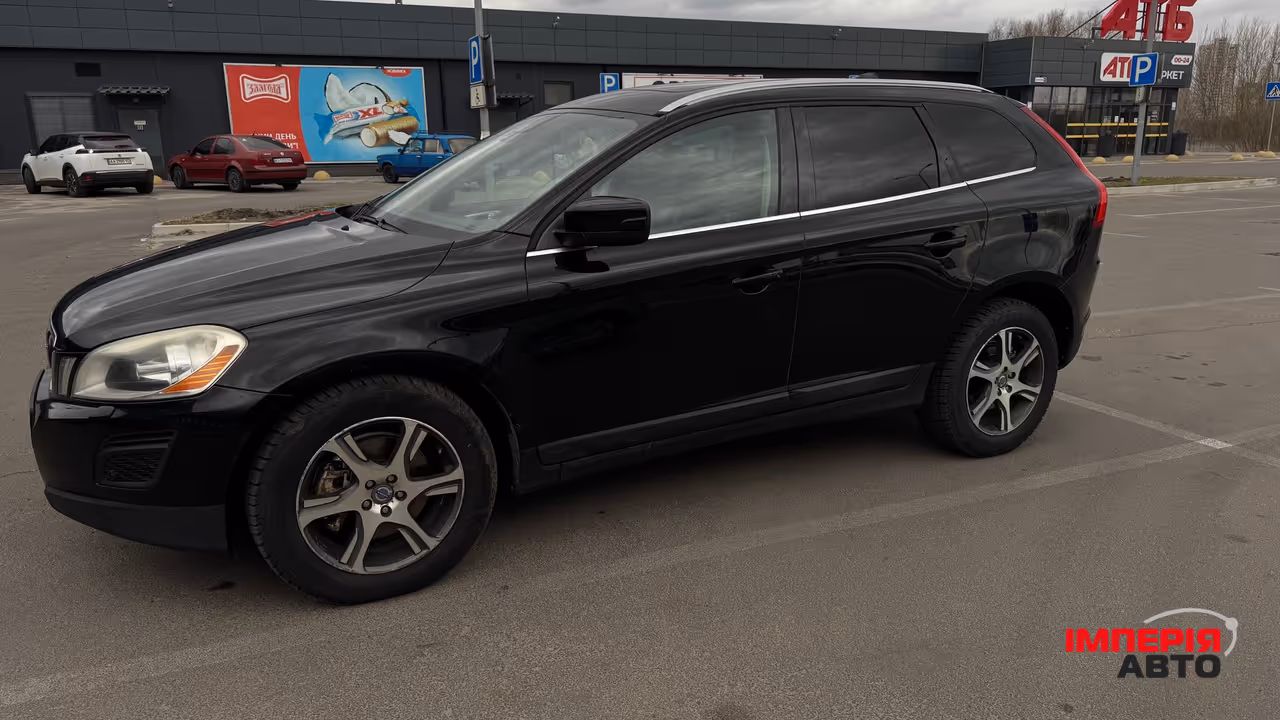 Volvo XC60 - фото 3