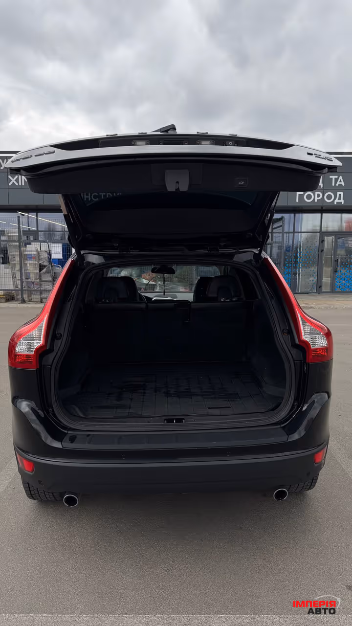 Volvo XC60 - фото 23