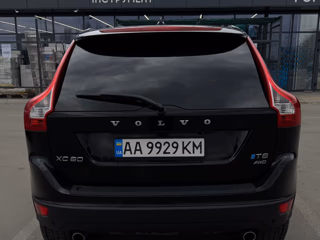 Volvo XC60 - фото 5