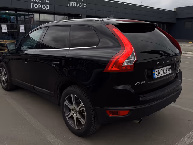 Volvo XC60 - фото 4
