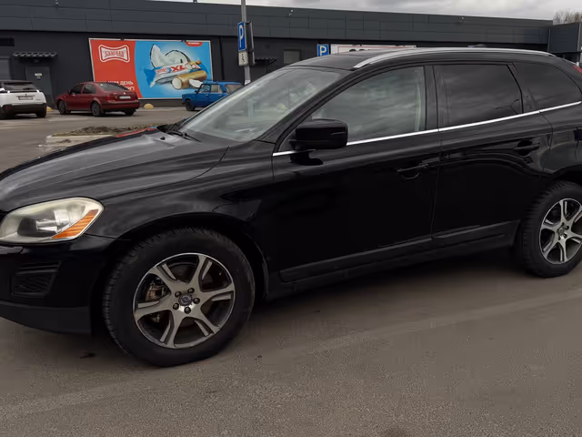 Volvo XC60 - фото 3