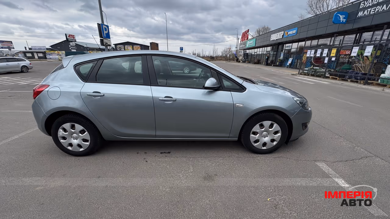 Opel Astra - фото 4