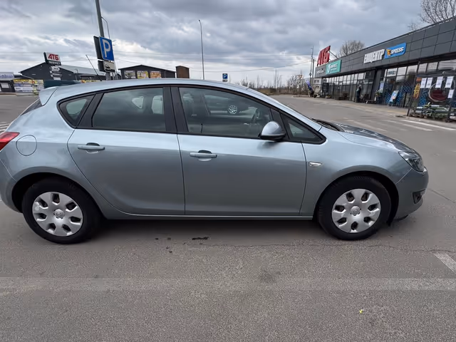 Opel Astra - фото 4