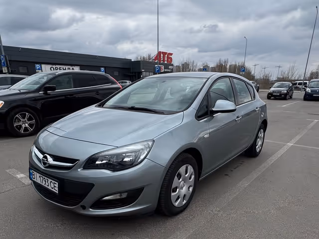 Opel Astra - фото 1