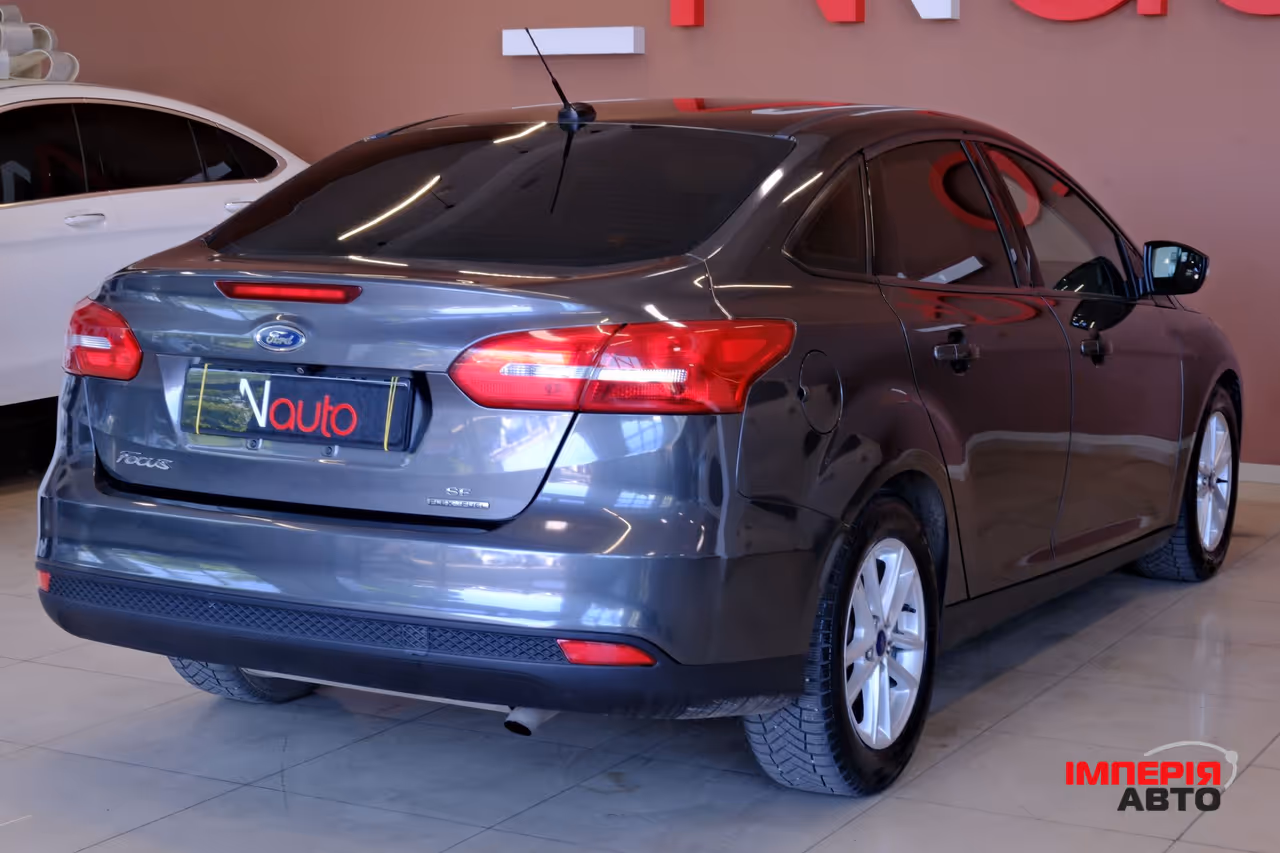 Ford Focus - фото 5