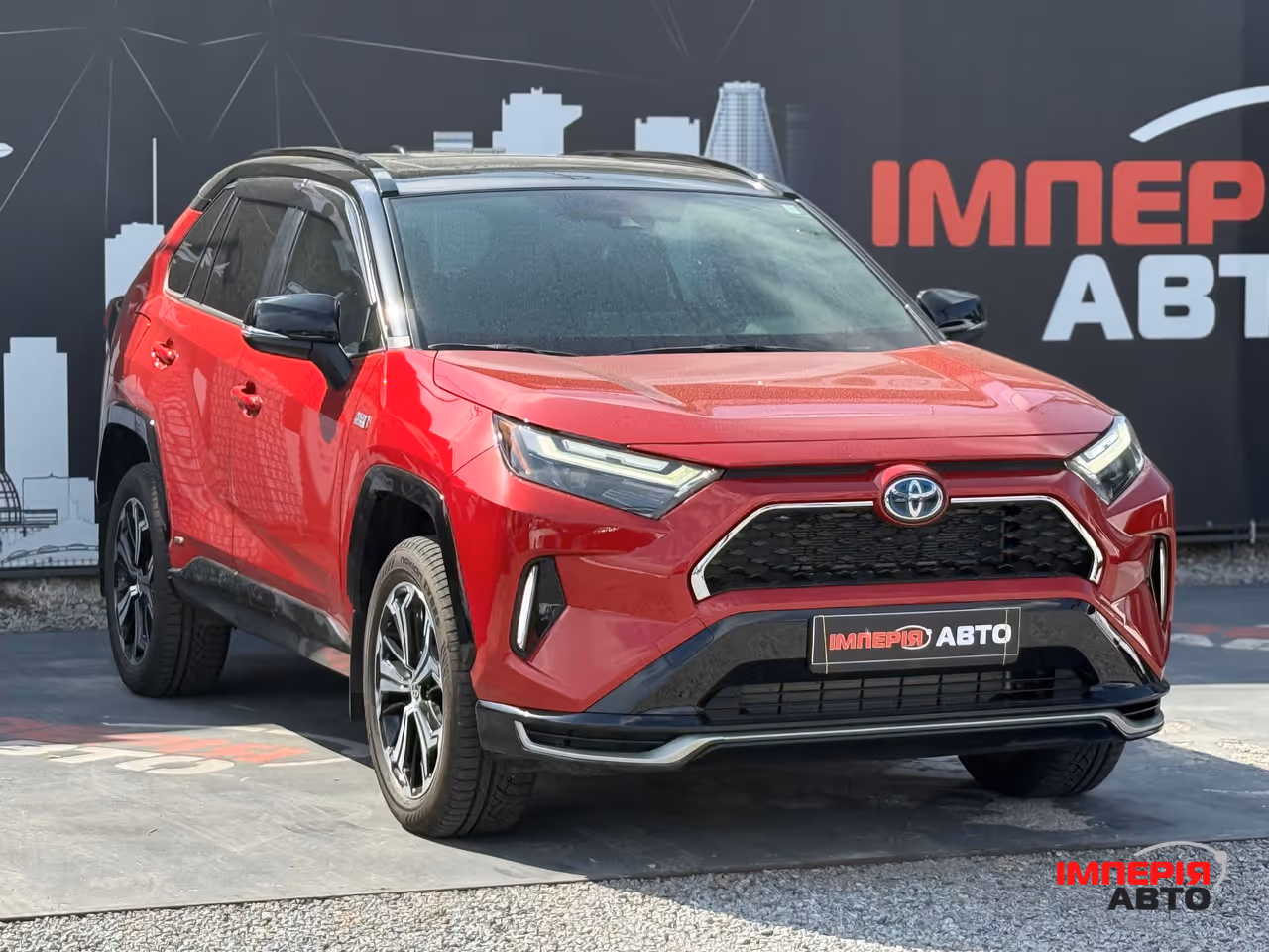 Toyota RAV4 - фото 1