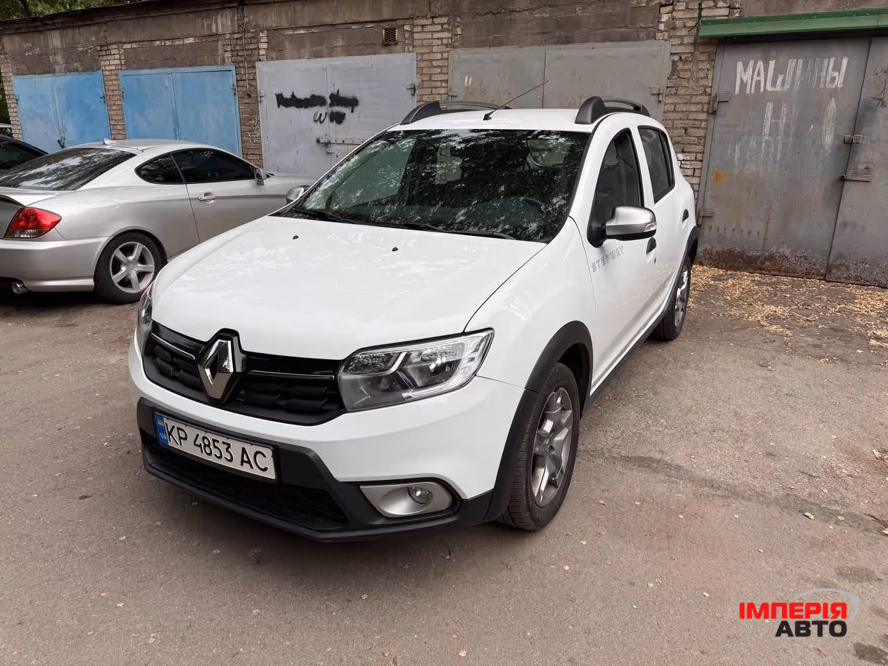 Renault Sandero - фото 1