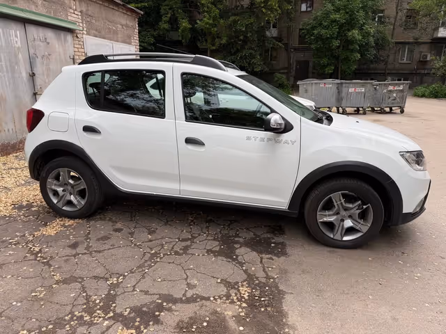 Renault Sandero - фото 4