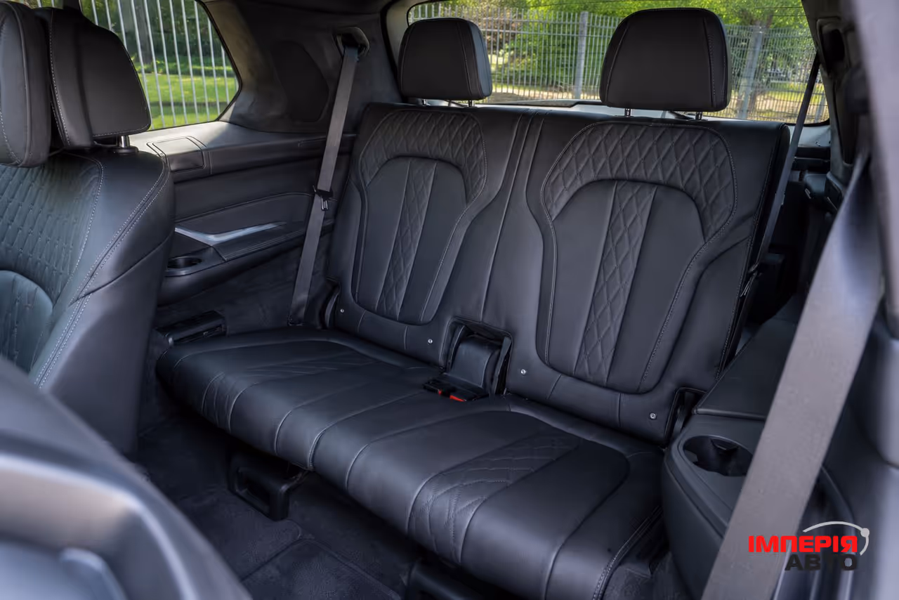BMW X7 - фото 11