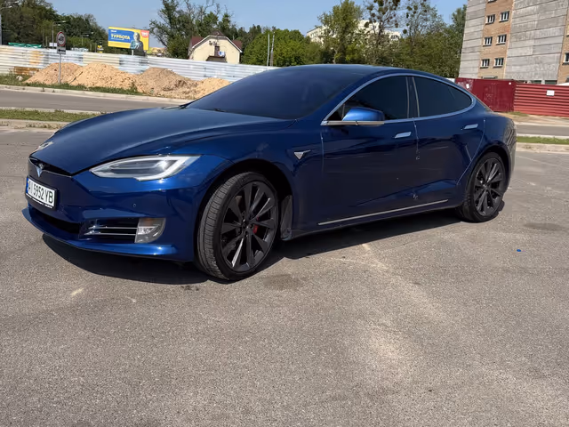 Tesla Model S - фото 2