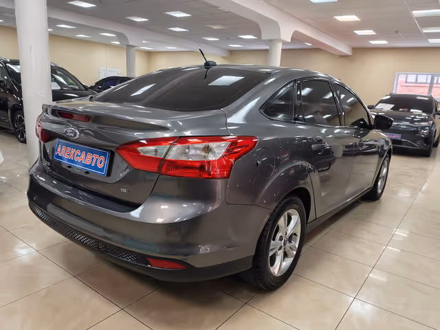Ford Focus - фото 4