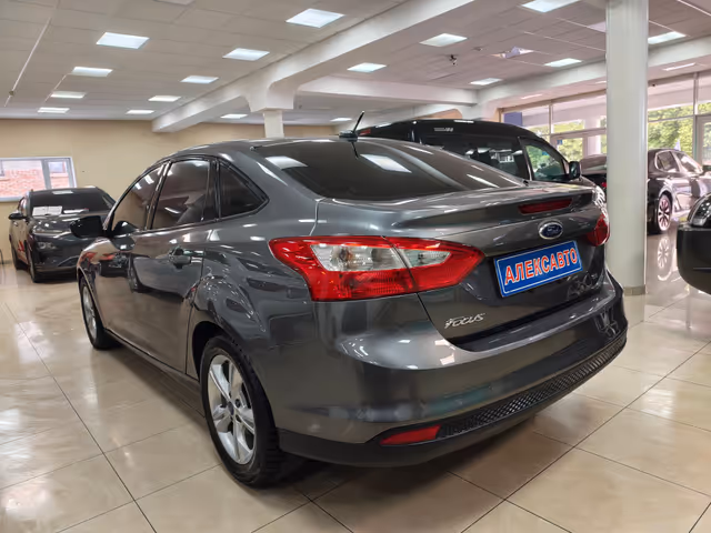 Ford Focus - фото 2