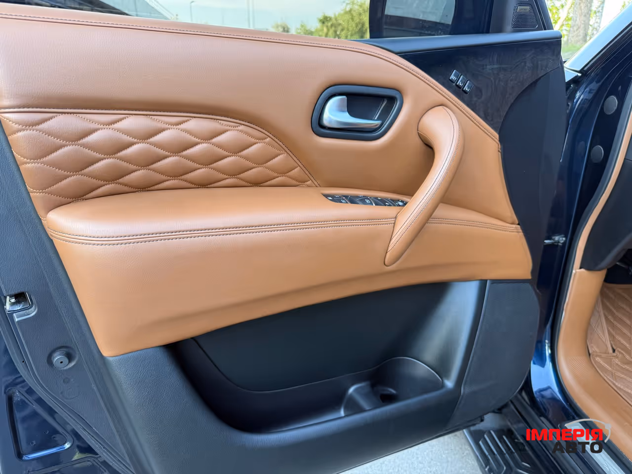 Infiniti QX80 - фото 21