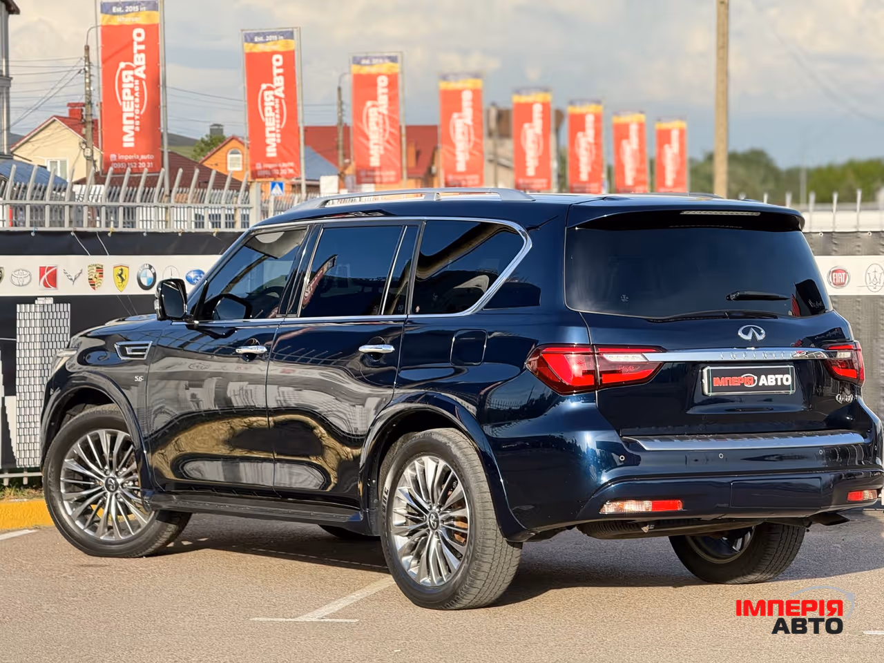 Infiniti QX80 - фото 8