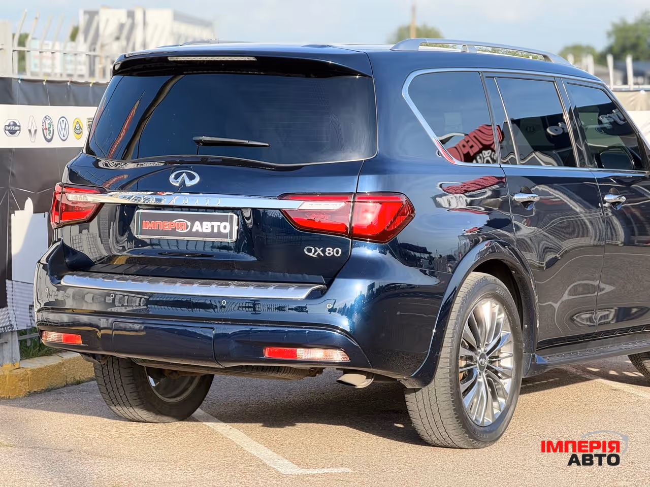 Infiniti QX80 - фото 16